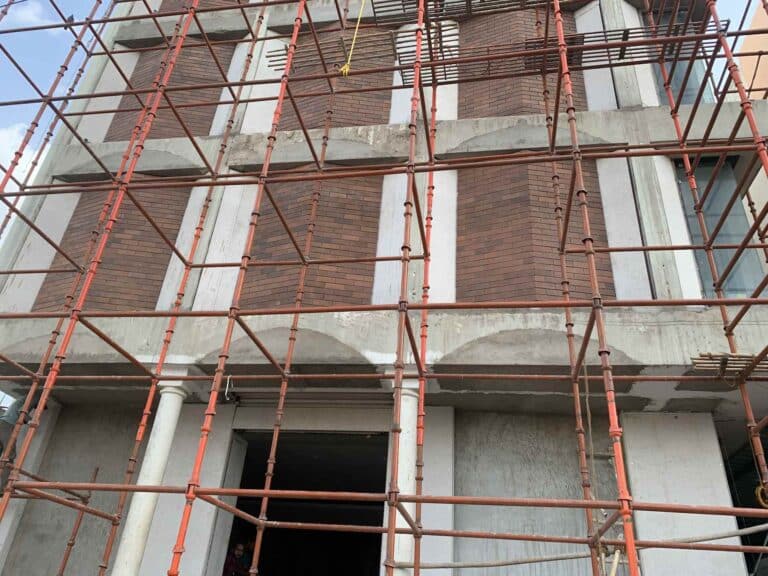 What Are the Differences Between Clay Brick and Cement Brick?